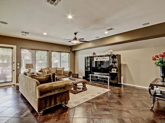 3rd image of 3530 E Coconino Dr