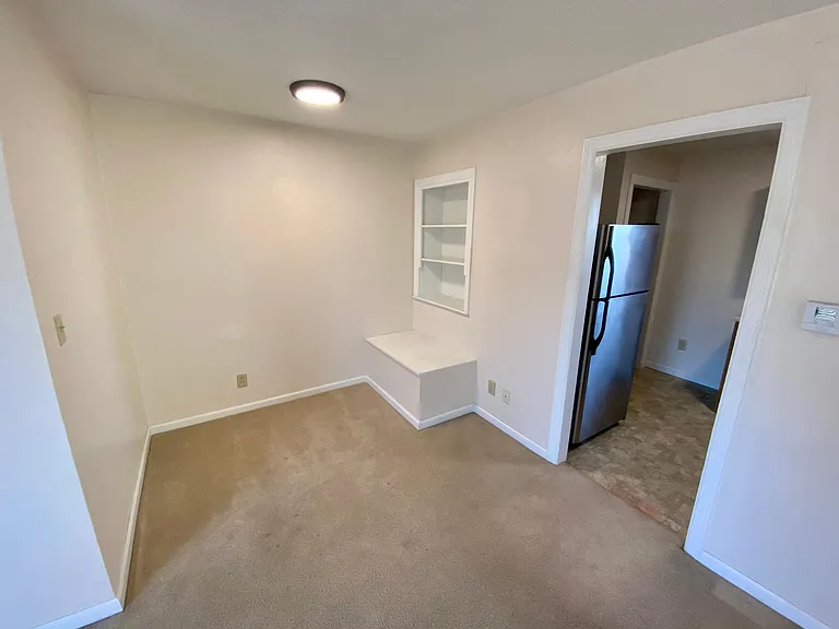 1528 N Fountain St — Photo 3