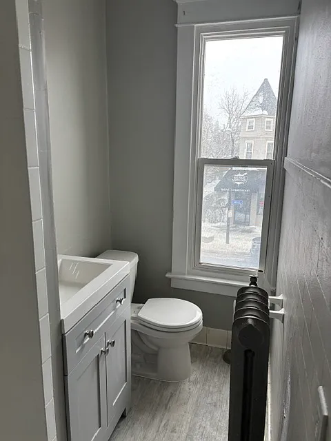 Studio, 700 sqft, $995 — Photo 3