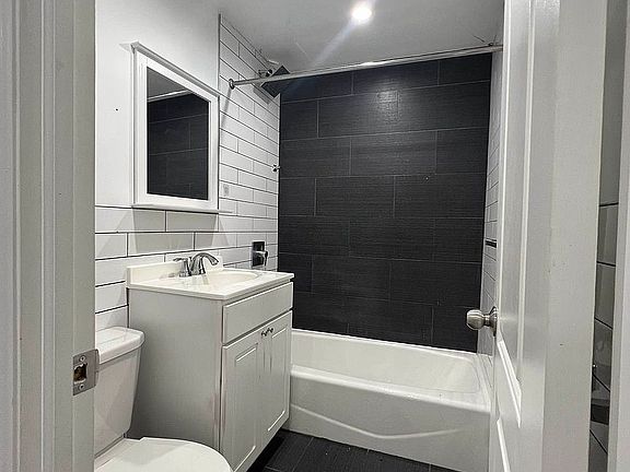 4th image of 830 Magenta St APT 6D