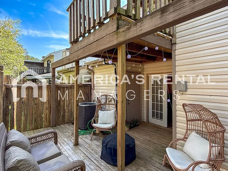 1219 Magnolia Pl — Photo 14