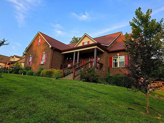 3rd image of 104 Yates Dr