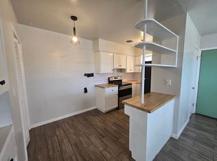 Fully Renovated 1 Bed/1 Bath Near U of A & Downtown!, Tucson, AZ 85716