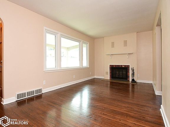3rd image of 405 Park Ave
