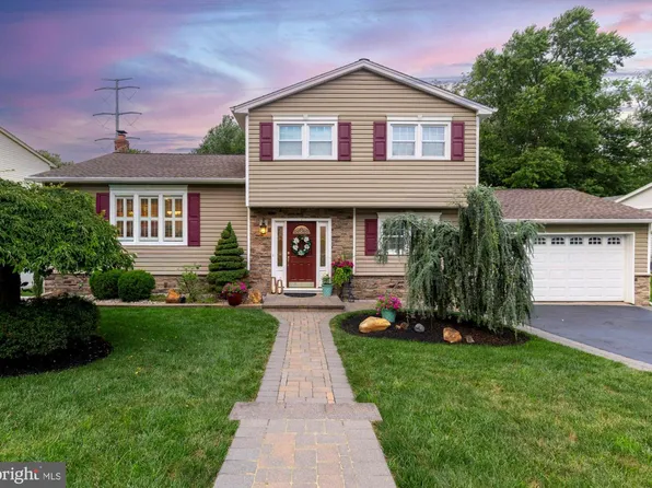 64 Wesleyan Dr, Hamilton, NJ 08690