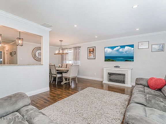 4th image of 25 Bamberger Ln