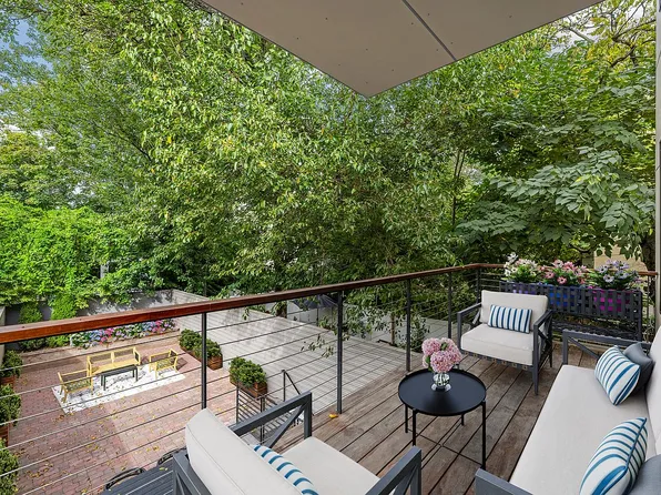 569 Saint Marks Ave Floor 2, Brooklyn, NY 11216