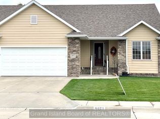 4021 Sandalwood Dr, Grand Island, NE 68803