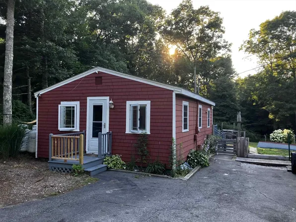 637 Wareham Rd, Plymouth, MA 02360
