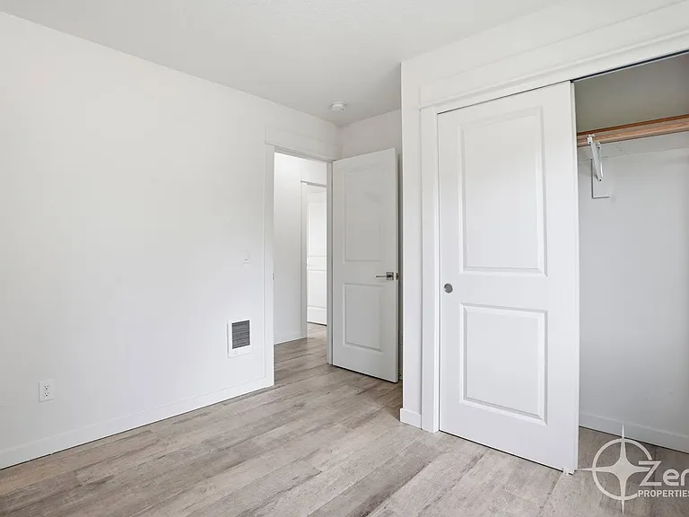 2015 NE North Fork Ave — Photo 28