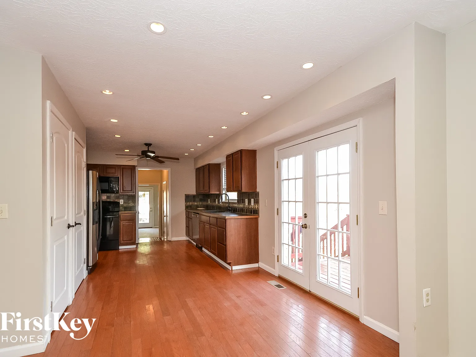 4 bed, 2.5 bath, 2085 sqft, $2,845 — Photo 4