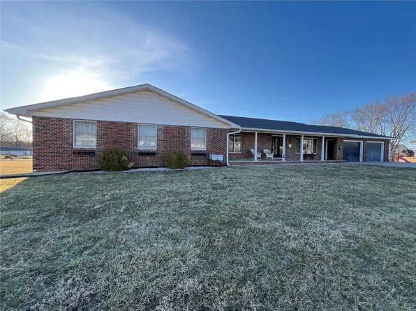 525 Baskett St, Paris, MO 65275