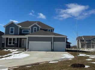 129 N Singletree St, Olathe, KS 66061