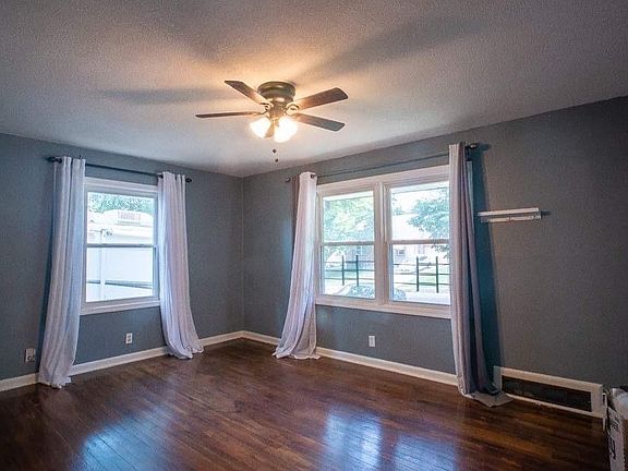 3rd image of 4007 Hardesty Ave