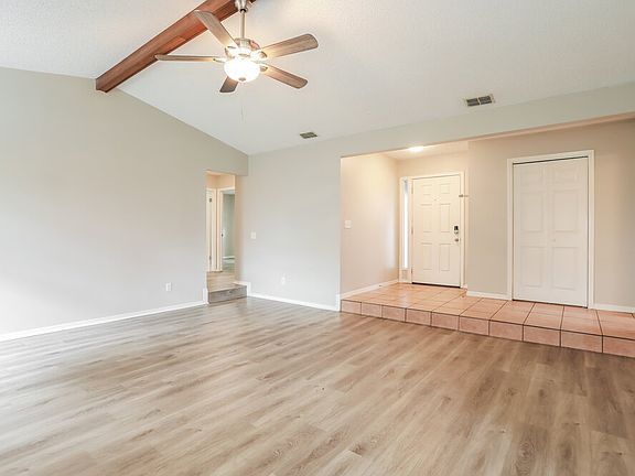 5th image of 3342 Laurel Grv N