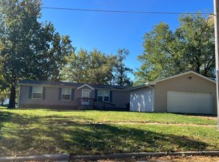 627 W 3rd St, Lamoni, IA 50140