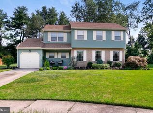 5 Chesterfield Ct, Mount Laurel, NJ 08054