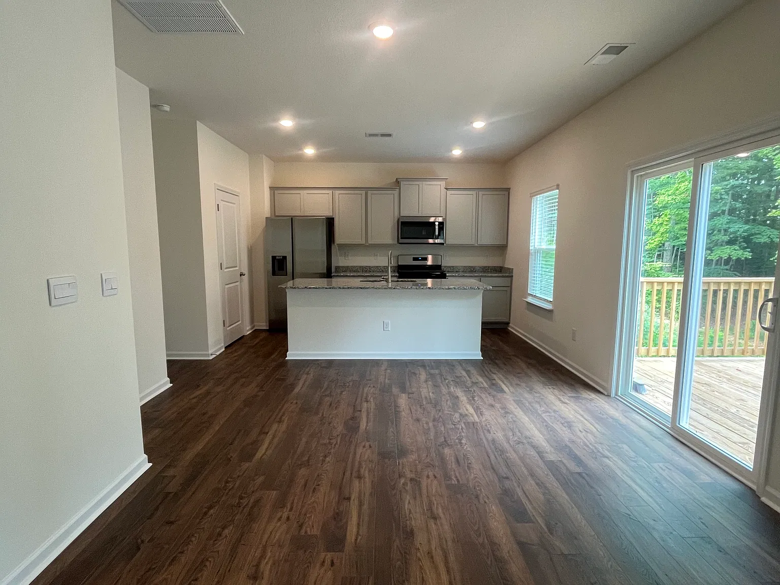 12380 Manhattan Ln — Photo 2