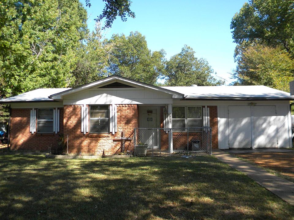 1st image of 604 N Willard St
