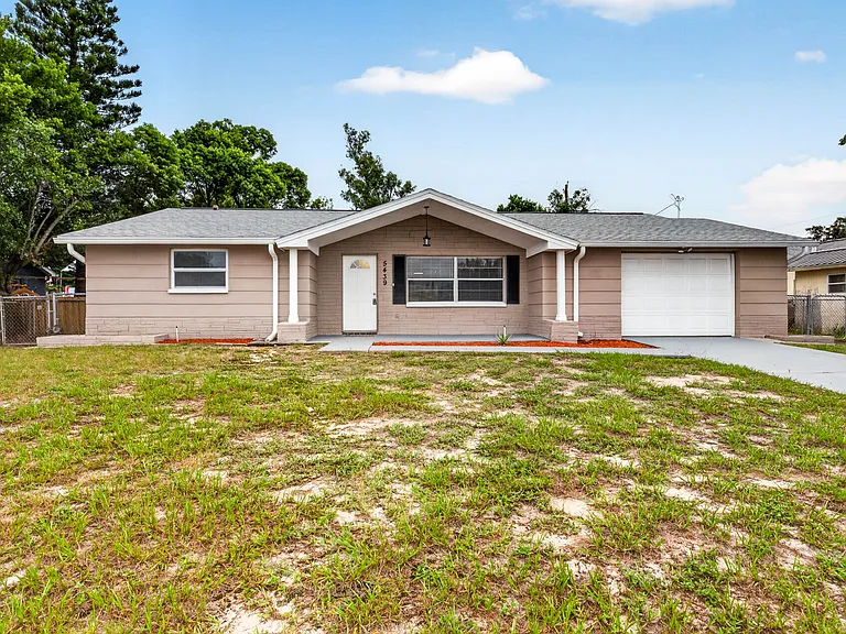 5439 Silver Spur Dr — Photo 1