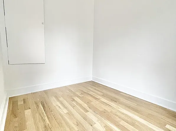 374 Bleecker Street image 5 of 10