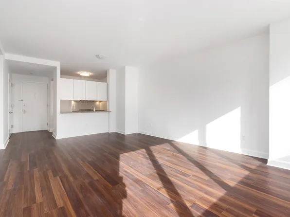 100 Riverside Boulevard image 2 of 6