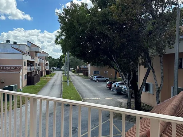 14907 SW 80th St APT 201, Miami, FL 33193