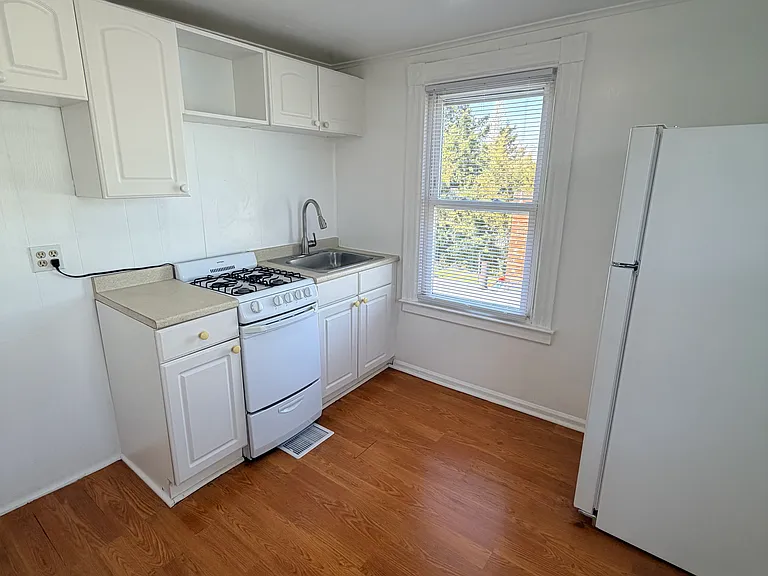 386 Lighthouse Rd — Photo 2