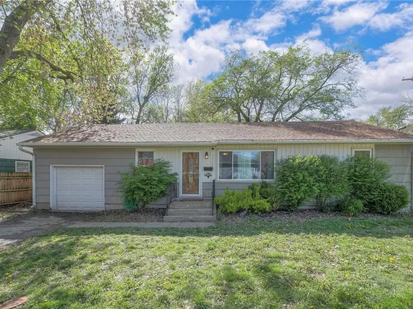 1300 Sanders St, Harrisonville, MO 64701