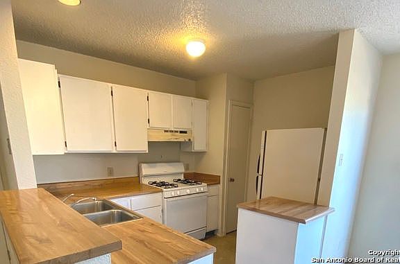 4th image of 8902 Meadow Trace St