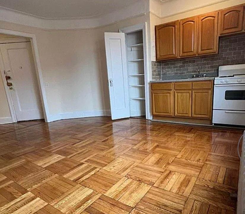 2nd image of 8824 Merrick Blvd APT 2C