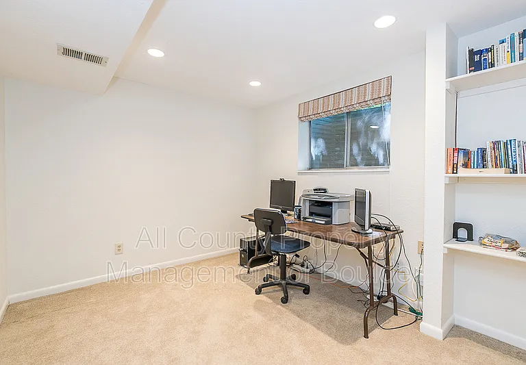 3839 Paseo Del Prado — Photo 16