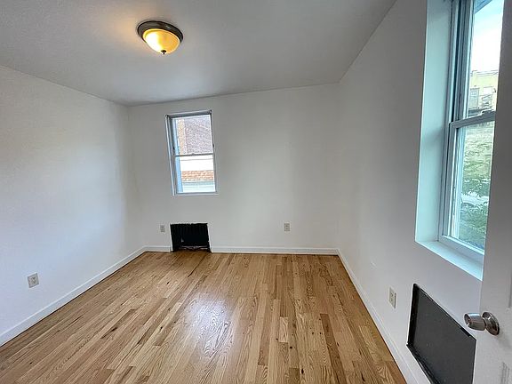 3rd image of 2723 W 16th St #1A