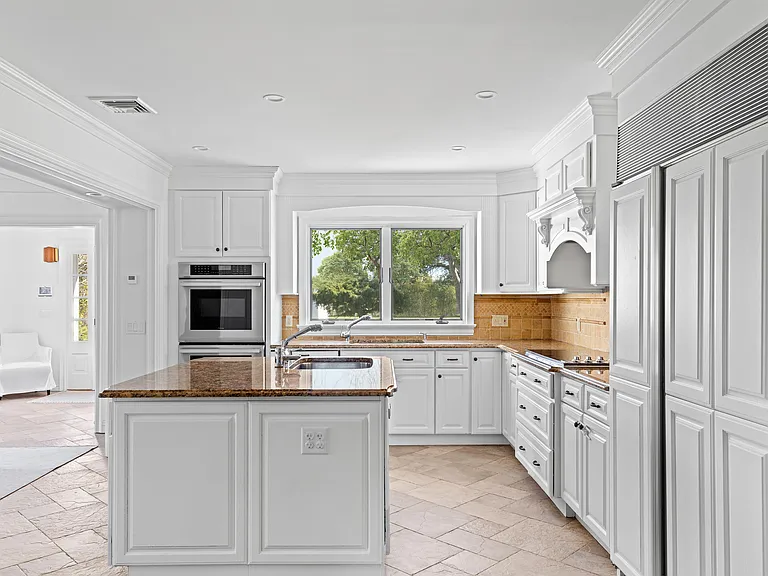 22 Aspatuck Rd — Photo 11