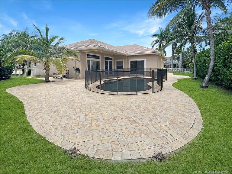 2662 SW Newberry Ct — Photo 3