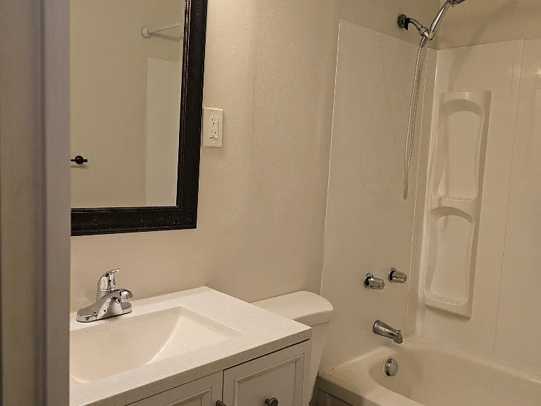 981 Olympia Dr — Photo 13