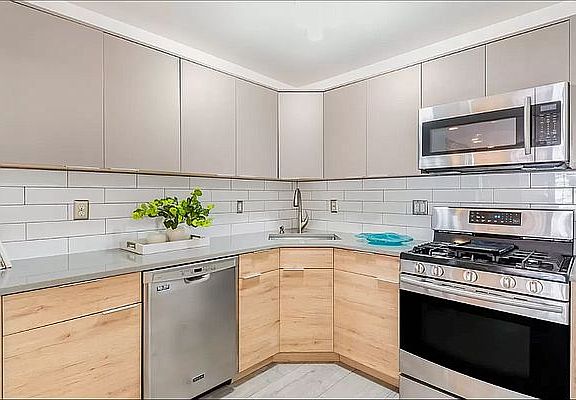 4th image of 62A Bainbridge St