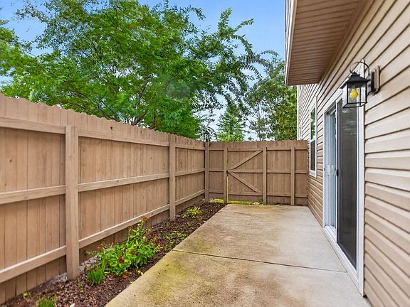 5th image of 3868 Clarendon Way