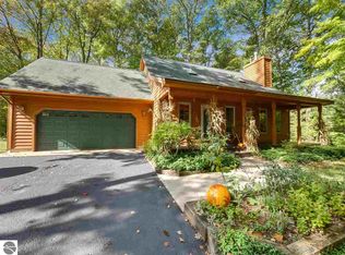 905 Reads Run, Traverse City, MI 49685