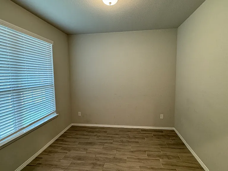 6033 Seguin Ct — Photo 8