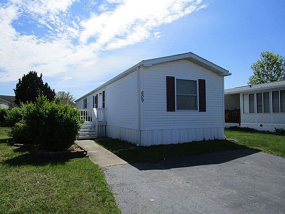 2nd image of 609 S Huckleberry Ave