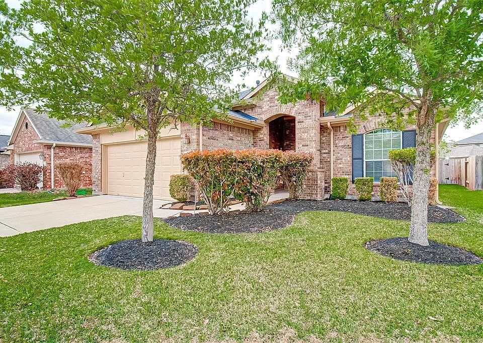 1st image of 15619 Bluff Park Ct