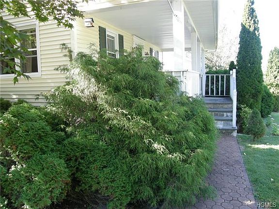 2nd image of 3383 Lexington Ave