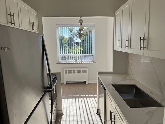 4th image of 219 Wilson Ave #403