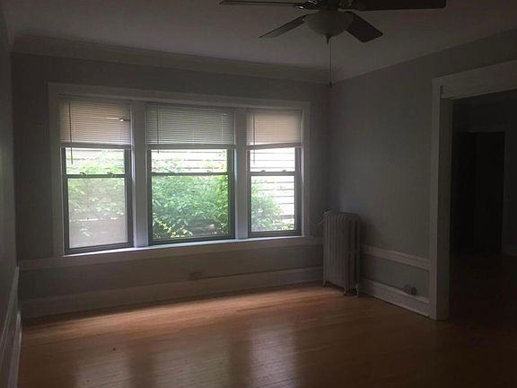 3rd image of 4713 N Paulina St