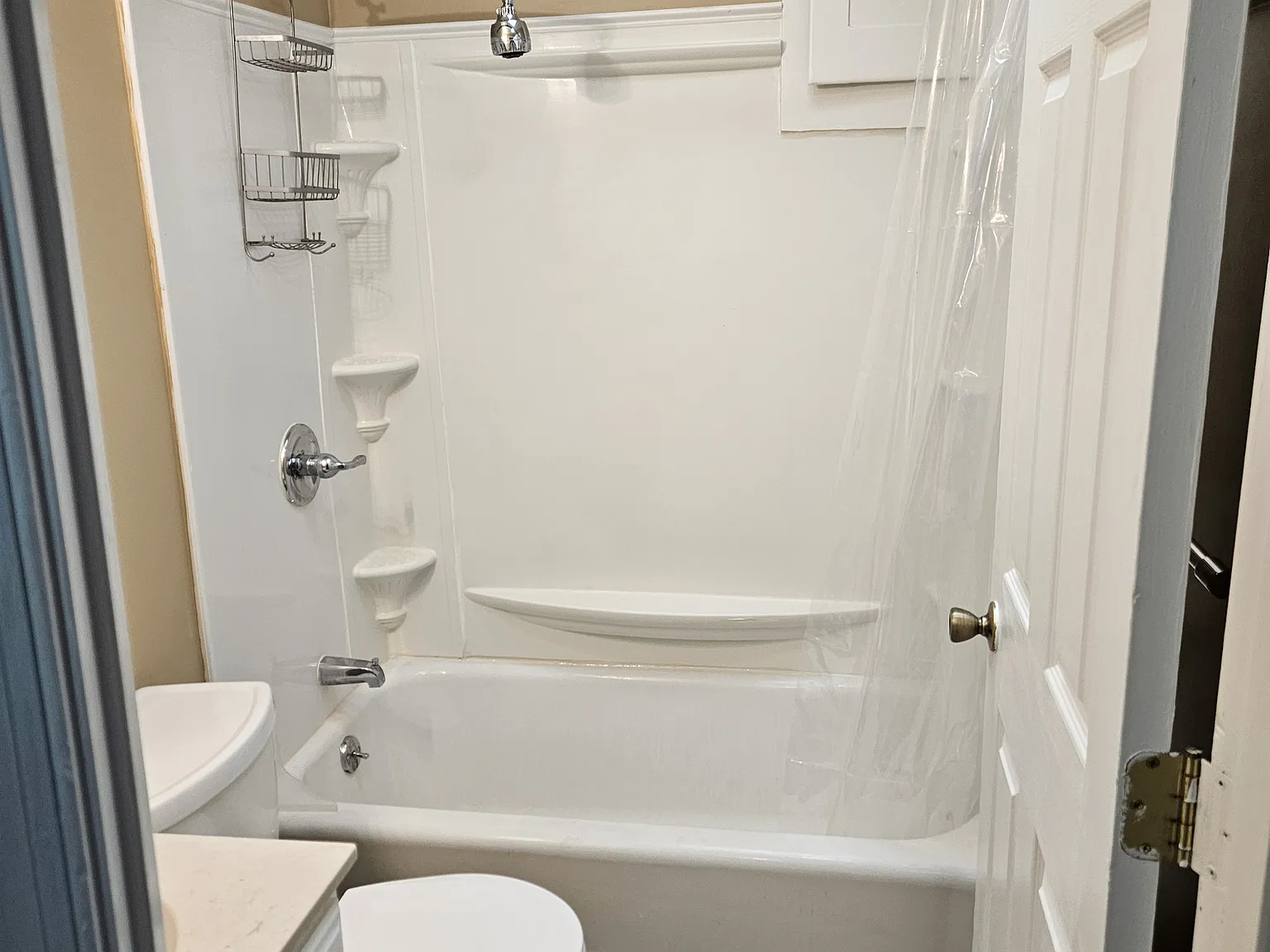 1 bed, 450 sqft, $1,500 — Photo 4