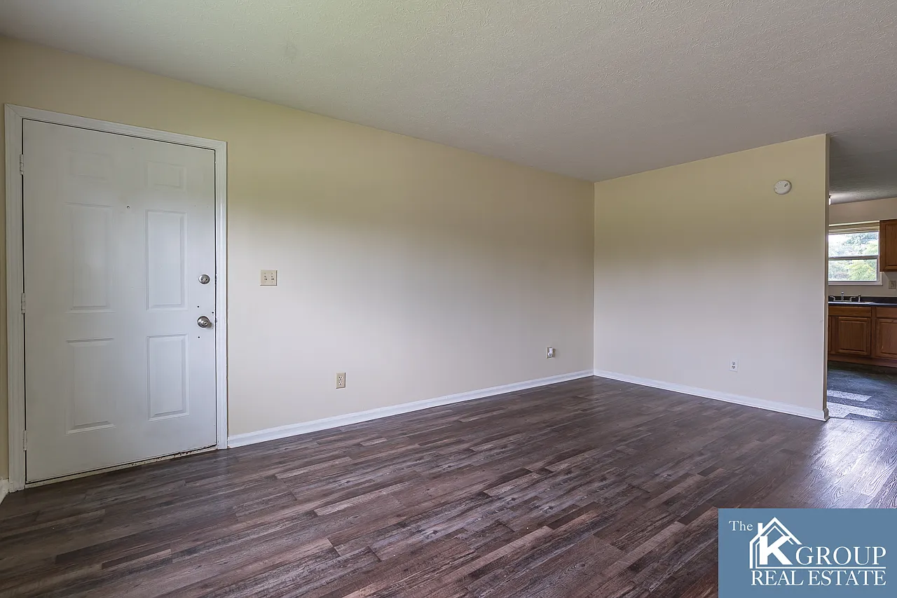 2 bed, 800 sqft, $775 — Photo 2