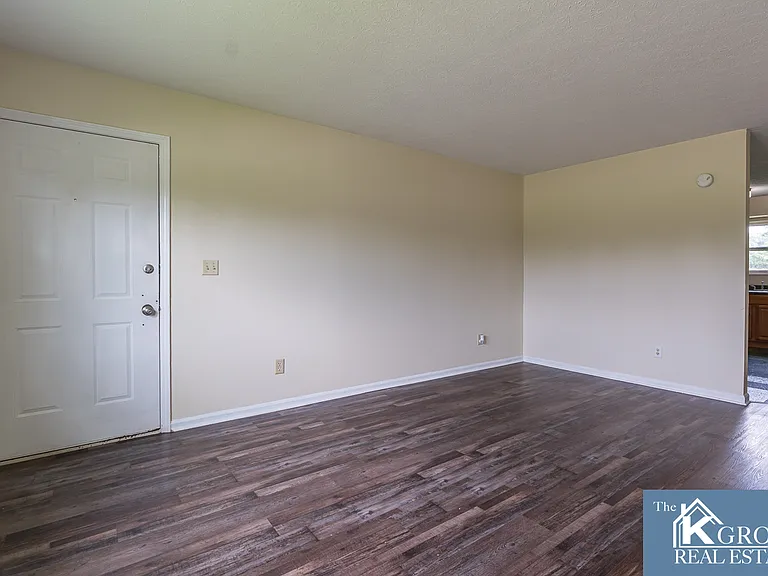 390 Elm Rd #19 — Photo 2
