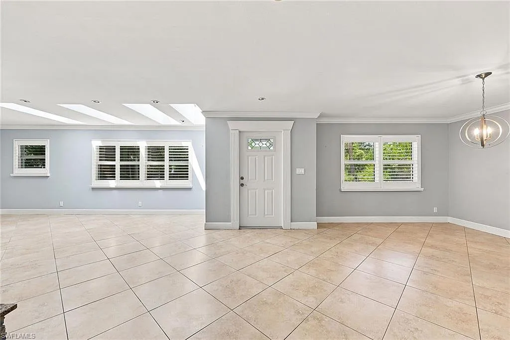 4 bed, 3.0 bath, 2690 sqft, $7,500 — Photo 3