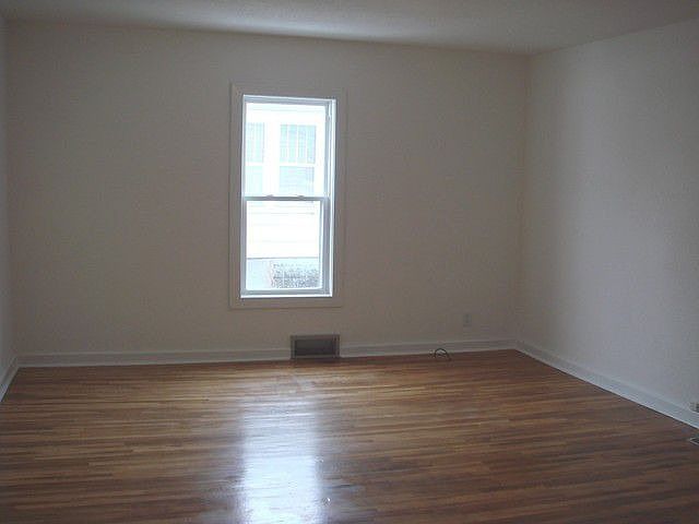 2nd image of 510 E Anson St
